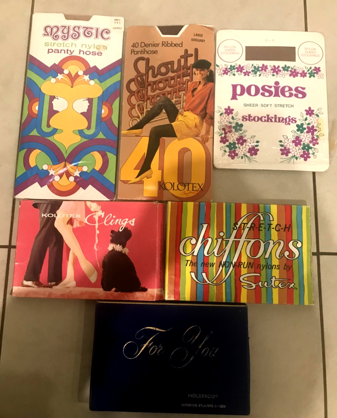 VINTAGE 1970&rsquo;s 6 PAIRS OF STOCKINGS HOISERY WITH BOXES HOLEPRROF KOLOTEX