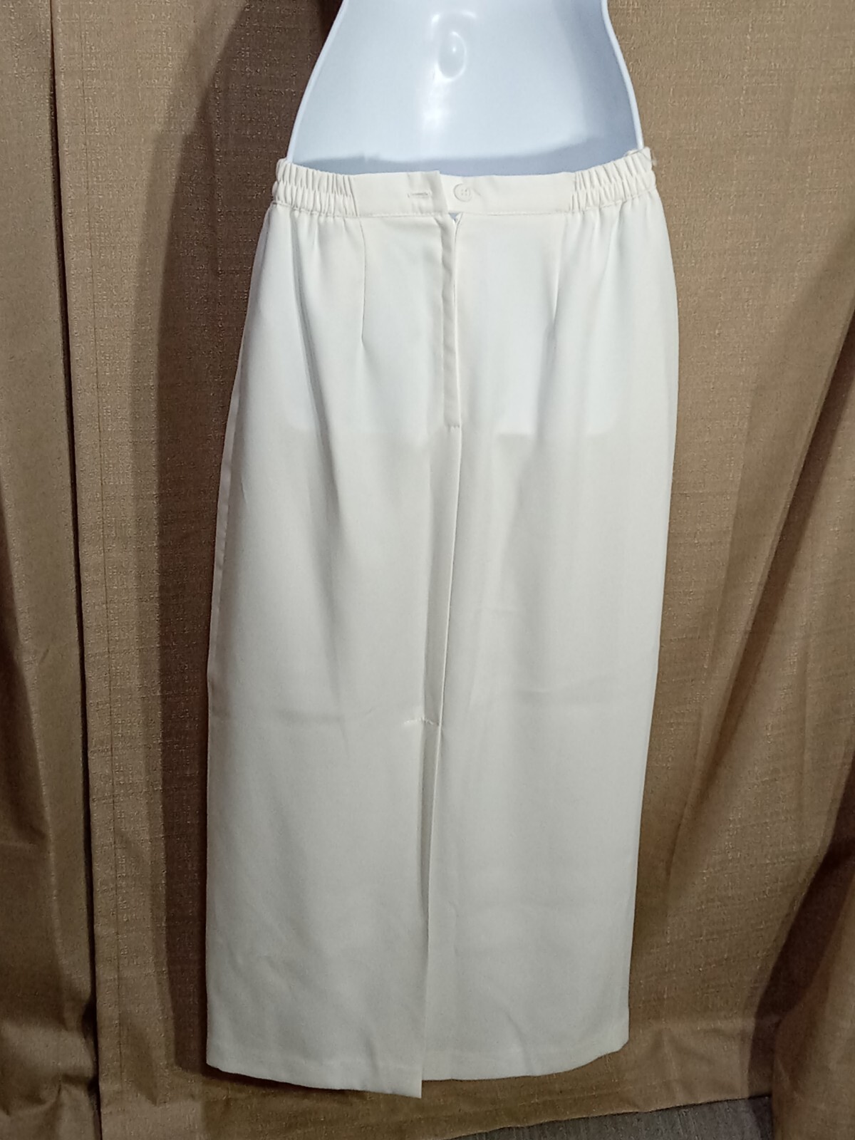Lew Magram Collection Size 10 Cream Fully Lined Long Zip/Button back Poly Skirt