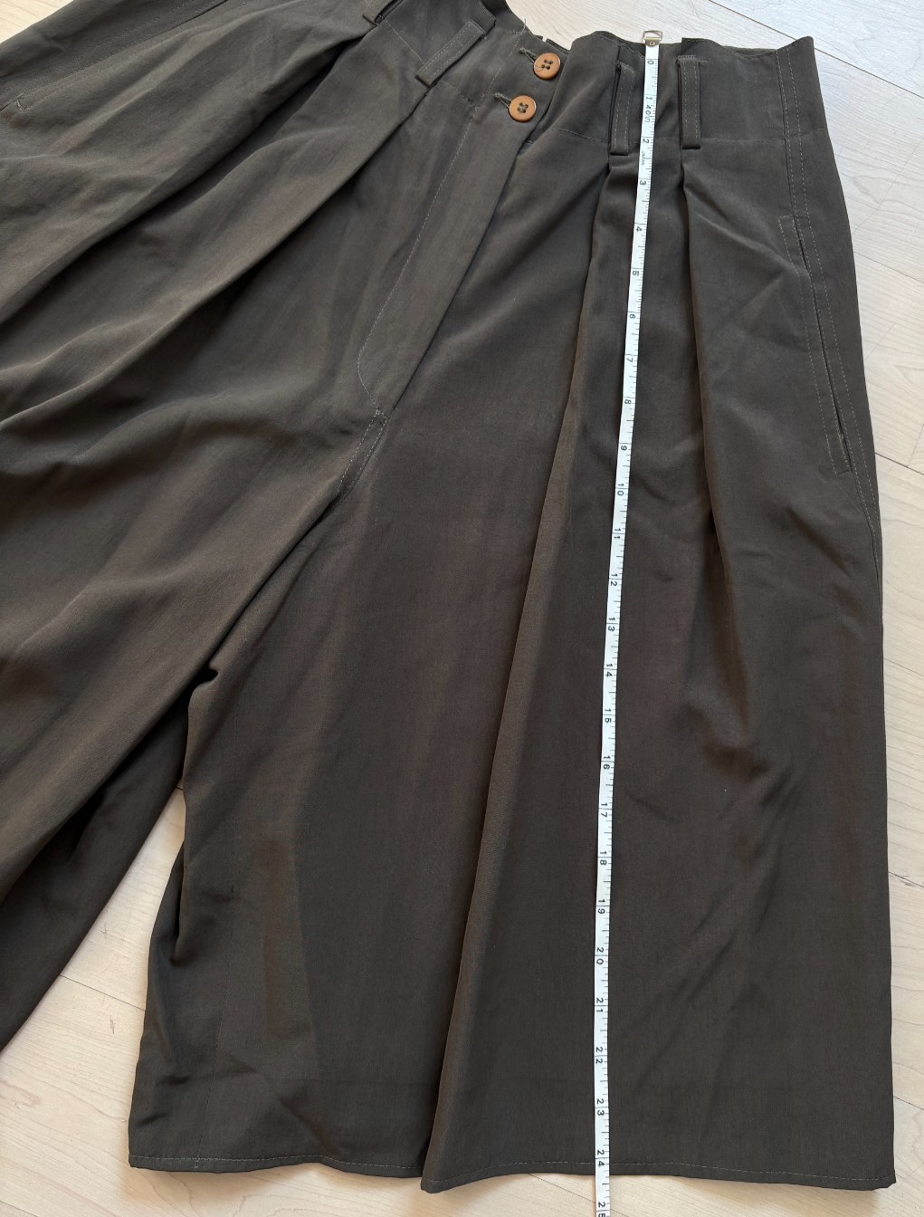 VTG Giorgio Armani Pleated Pleated Long Shorts, Pure Silk, Altered