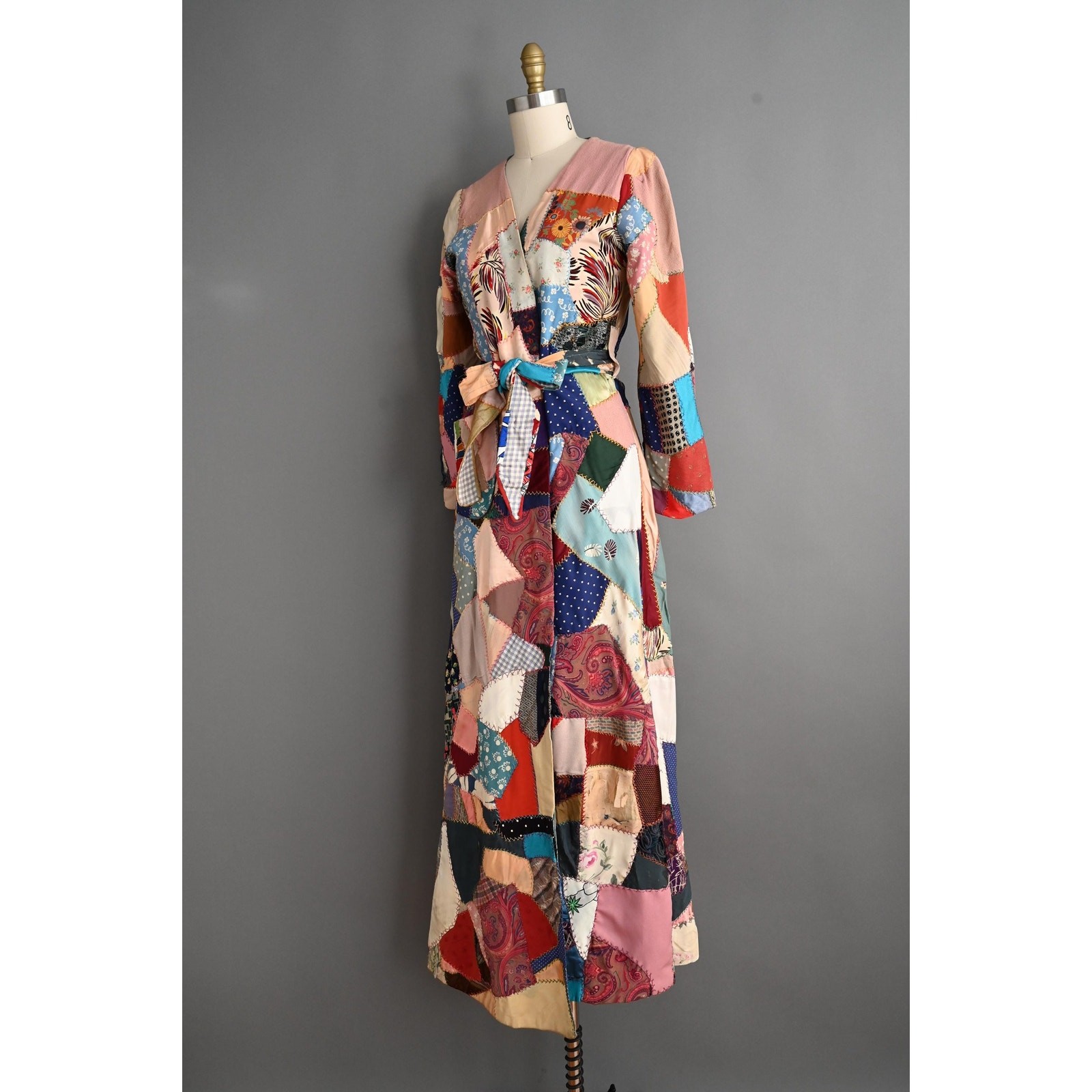 Antique 1930s Quilt Robe | Antique Crazy Quilt Dressing Robe | Medium Large