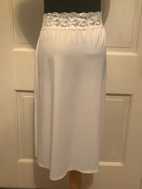 New With Tags Vassarette Pretty White 1/2 Slip Size XL/44 24&Prime;