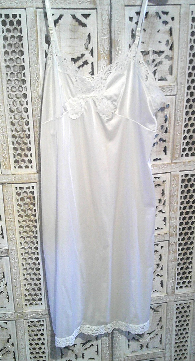 Vtg Vasserette Full Slip Womens 38F Underneath It All Lace Trim Adjustable