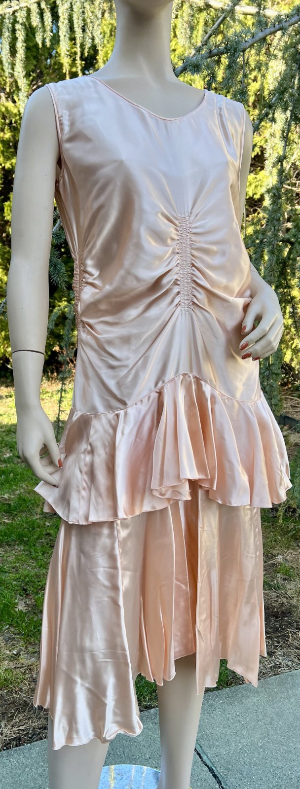 VINTAGE 1920&rsquo;s PEACH SATIN DRESS W/ RUFFLES & SMOCKING