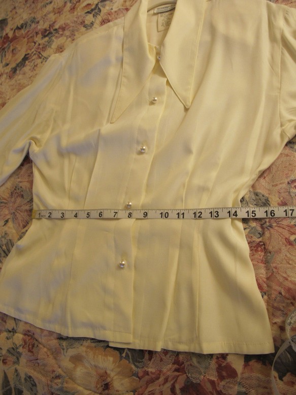 Sostanza DRAGON blouse REDUCED~Vintage 70s~Wmns Sz M~USA MADE~Cream~FREE H