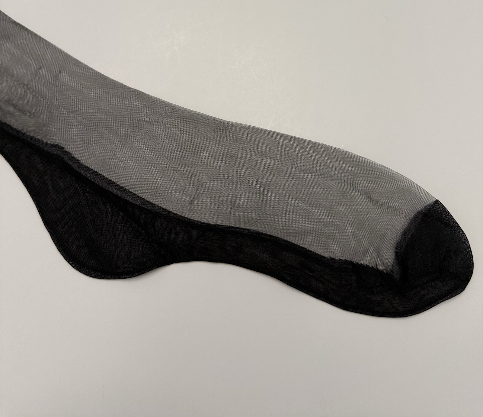 Vintage Seamed Flat Knit Stockings With Design On The Ankle 15 Denier 33 Inches