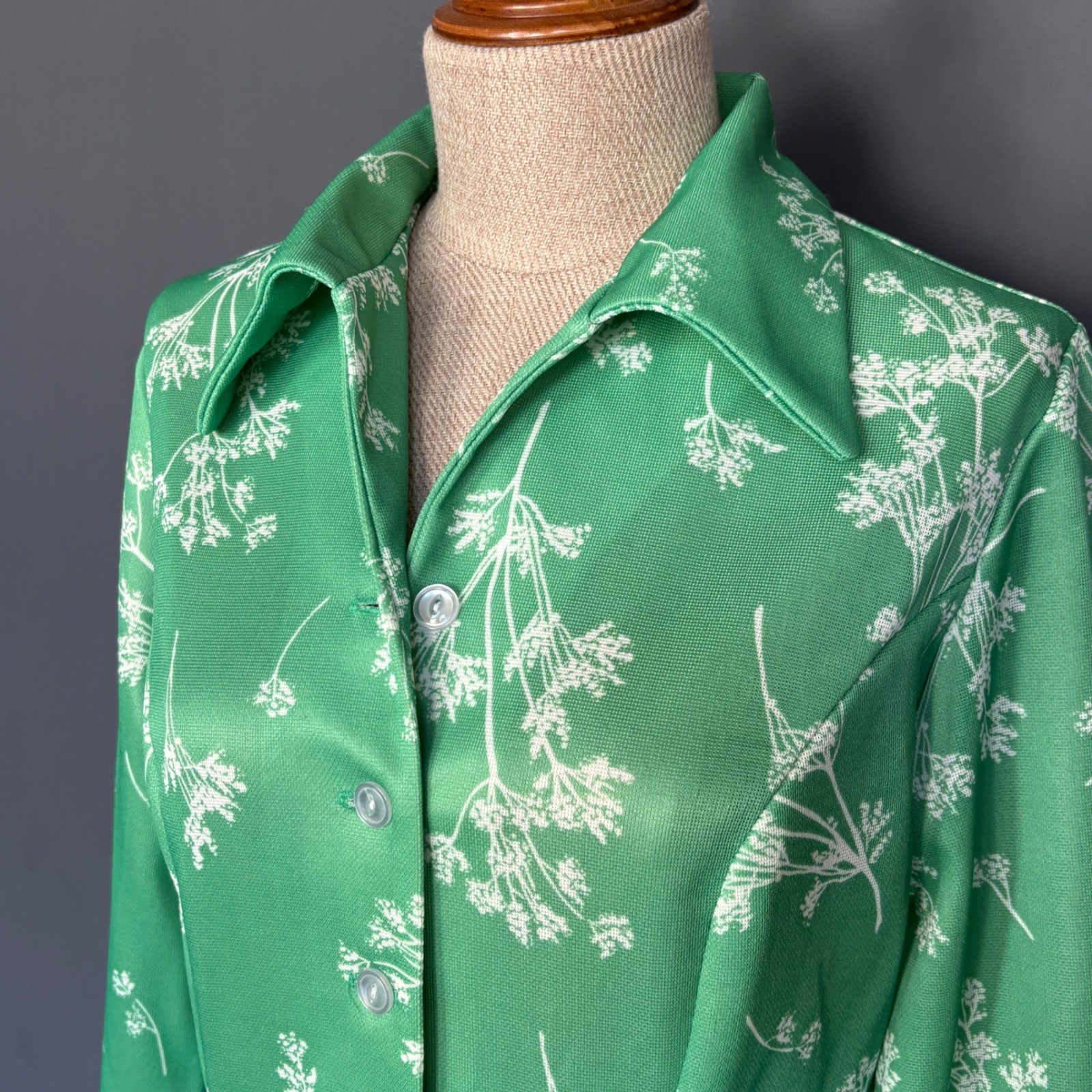Vintage 1970s Montgomery Ward Floral Shirt Dress | Size M | Summer Spring Green