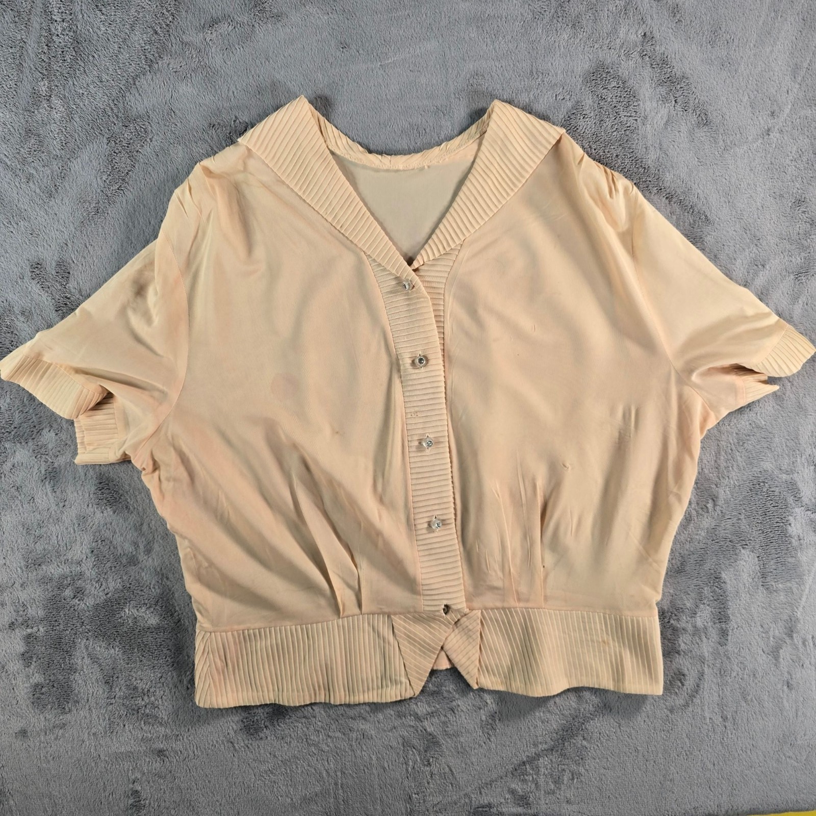 Vintage 1960s Peach Rhinestone Button Ribbed Trim V-Neck Blouse Top (XL) *Fair