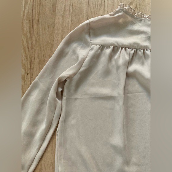Violet + Claire Flowy Cream Peasant Blouse Ruffles Elegant Romantic Renaissance