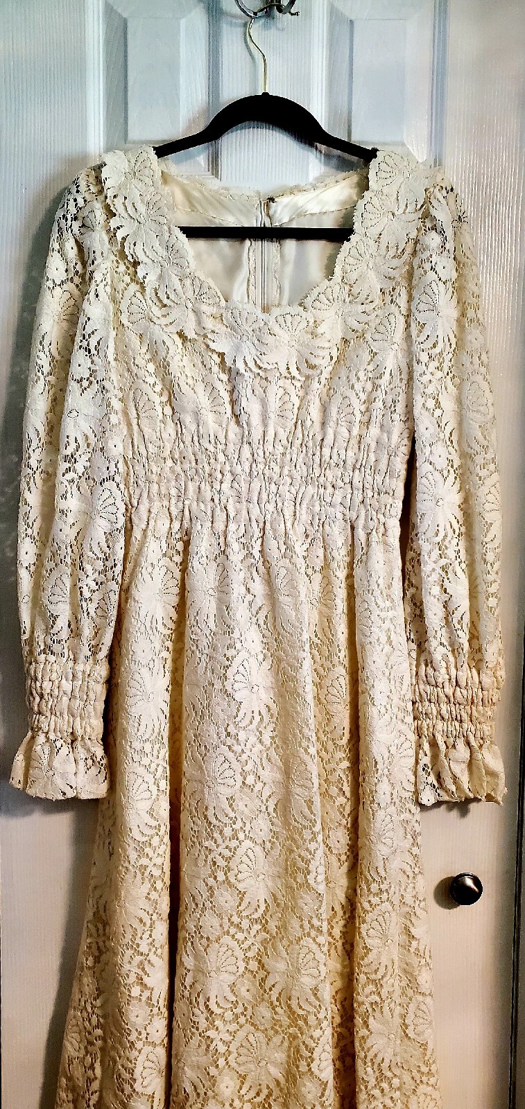 Vintage Ivory Cream Romantic Lace Elastic Waist Cuffs Custom Made Wedding Dress