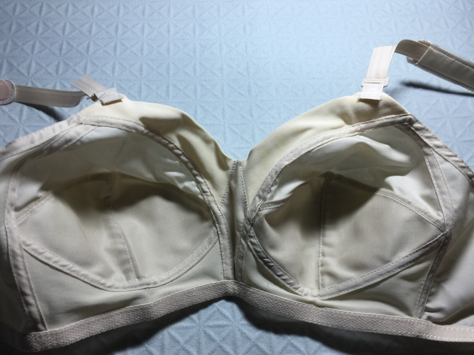 38B Vanity Fair Woman Vintage New 1980s Women&rsquo;s Wirefree CD/TS Femme Bra #532