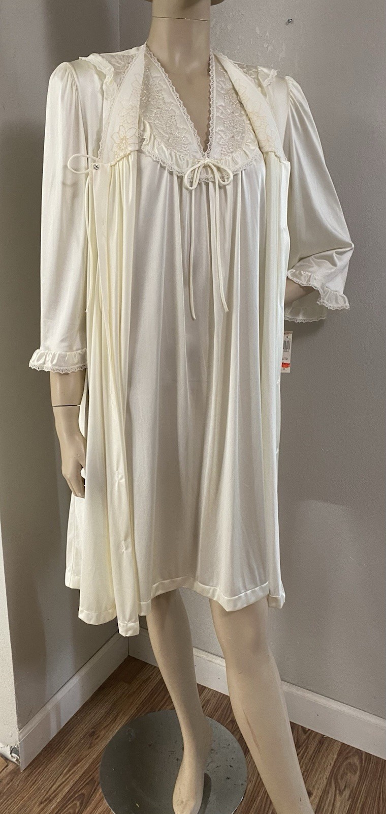 Vintage VANITY FAIR Glacier Wht Glissanda Tricot Nylon Short Nightgown Set S NWT