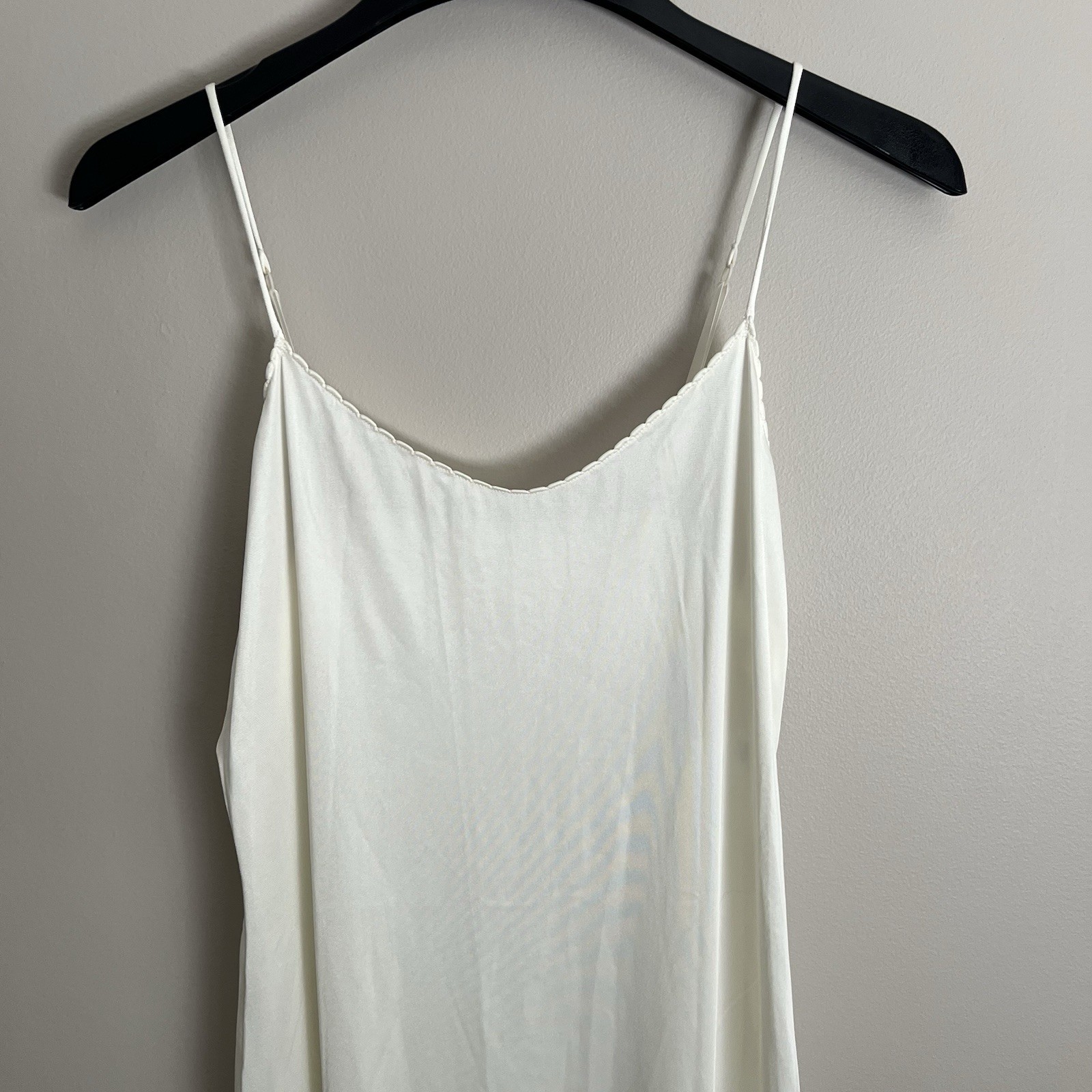 Vintage Slip SIZE SMALL 32 White Classic Nylon VANITY FAIR formal