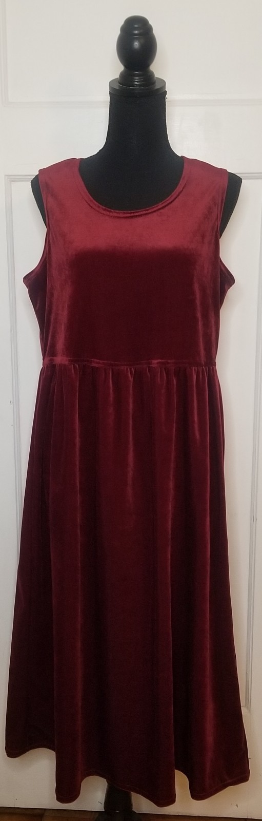 VTG Studio Ease Dark Red Women&rsquo;s Size PM Renaissance Empire Waist Velvet Dress
