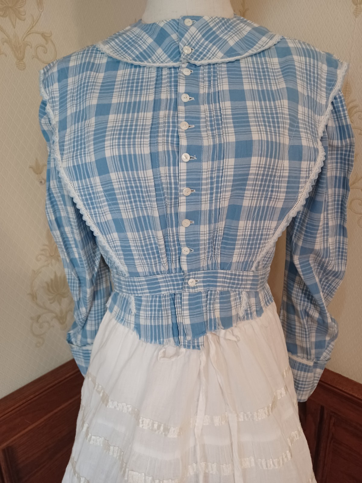 Antique Edwardian 1910s-20s Blue Puff Sleeve Doll Collar Cottagecore Blouse