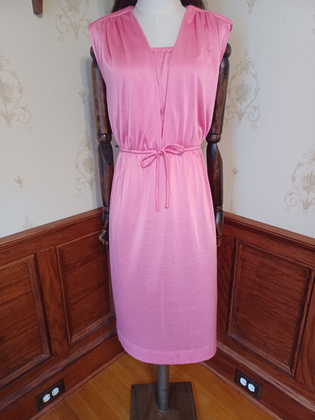 Vintage 1970s Vicky Vaughn Juniors Floaty Pink Disco Goddess Union-Made Dress