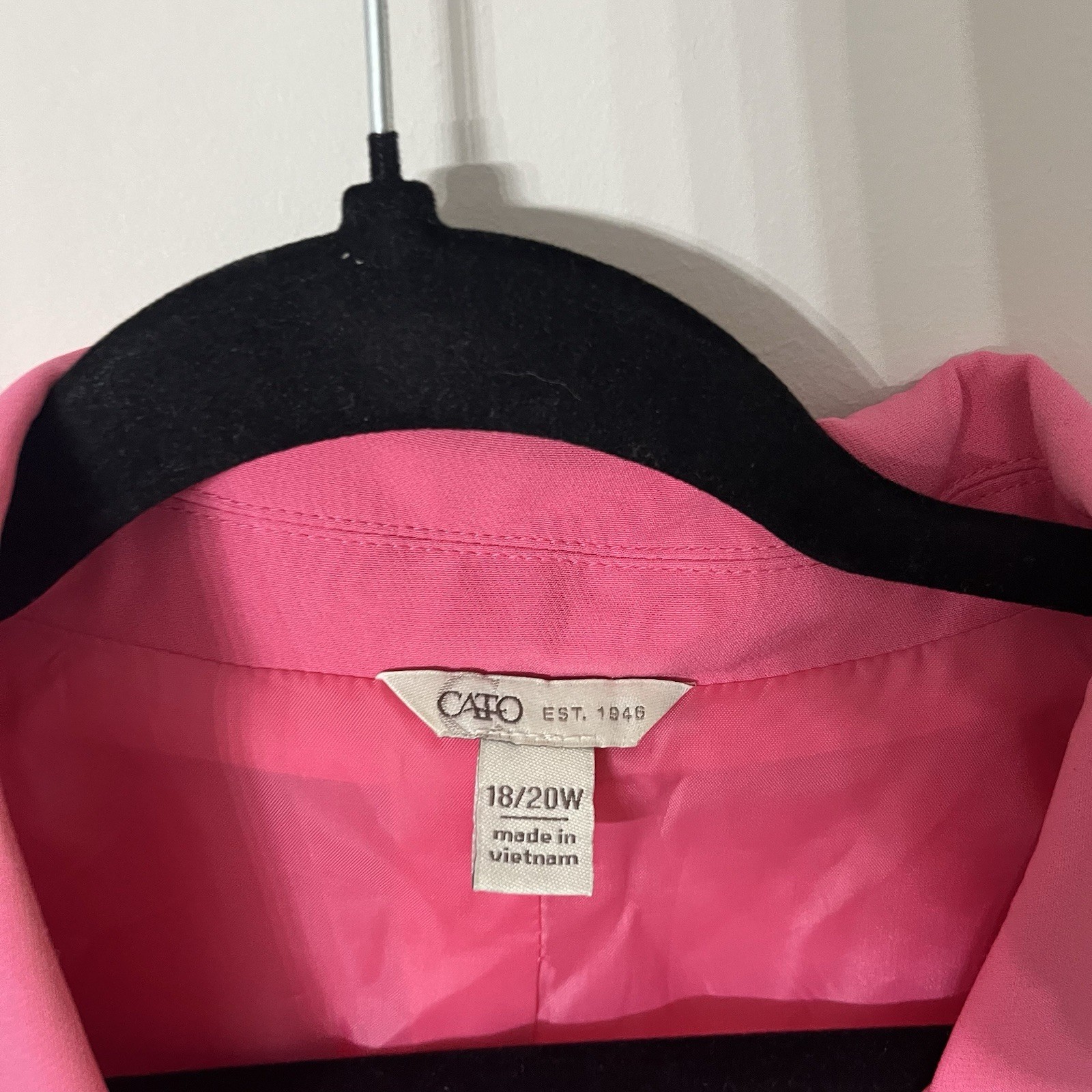 Cato Women’s Hot Pink Suit Blazer 18/20 Shoulder Pads Made In Vietnam Vintage