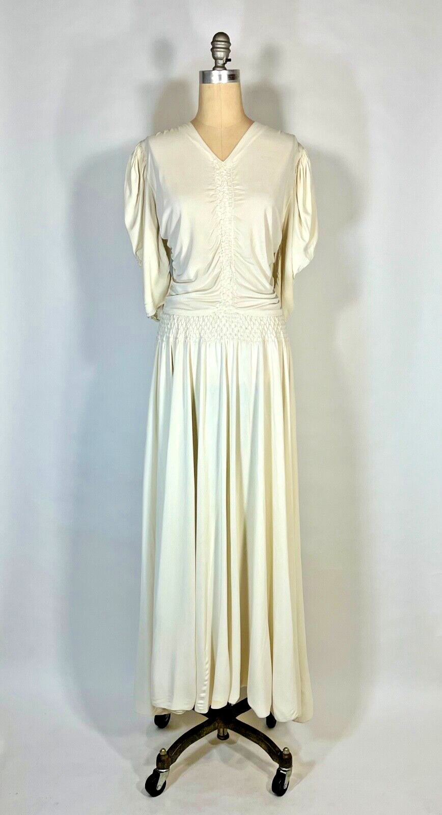 Vintage 1930&rsquo;s Ivory SILK KNIT draped smocked wedding gown dress w/glass buttons