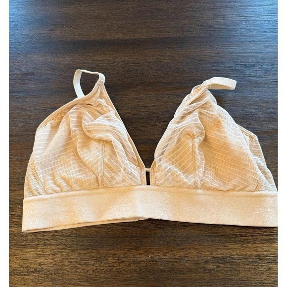 All.You. Lively Wireless Bra Womens Size 2 Unpadded Adjustable Strap Beige