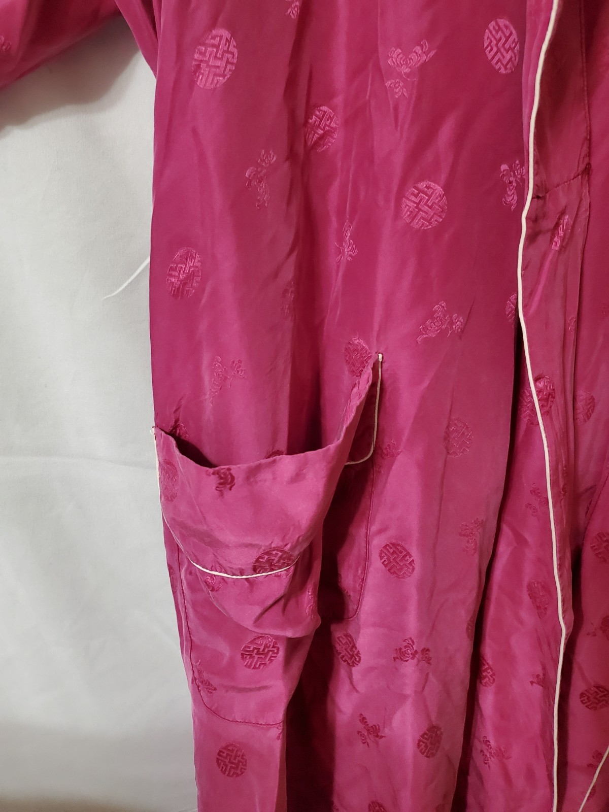 Vintage Solz Squirrel Kimono Robe Silk Magenta Size Large Belted Oriental Pocket