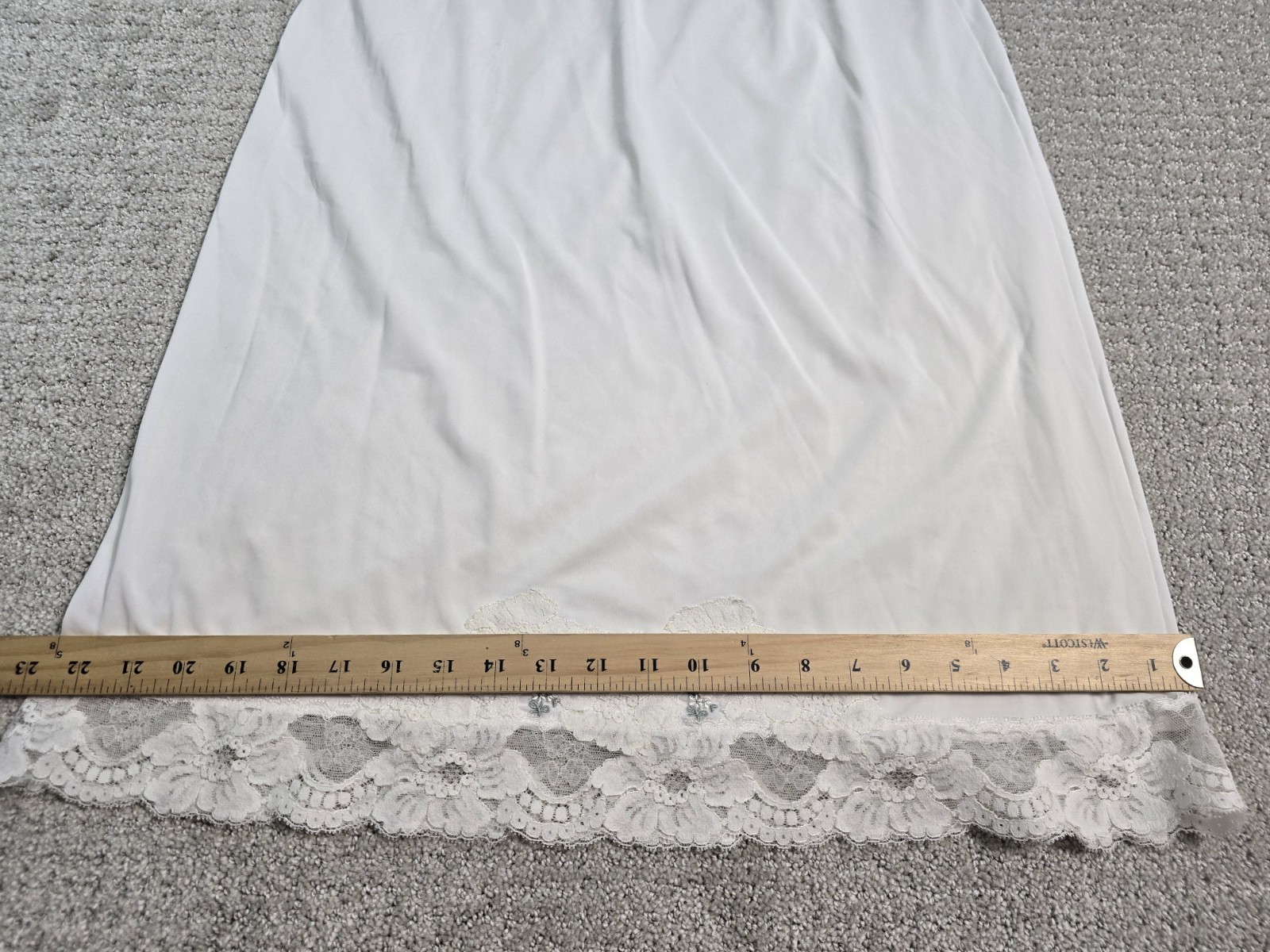 Vintage Shadow Line Lace Slip Medium Tall Ivory Rose Sexy Classic Comfort READ