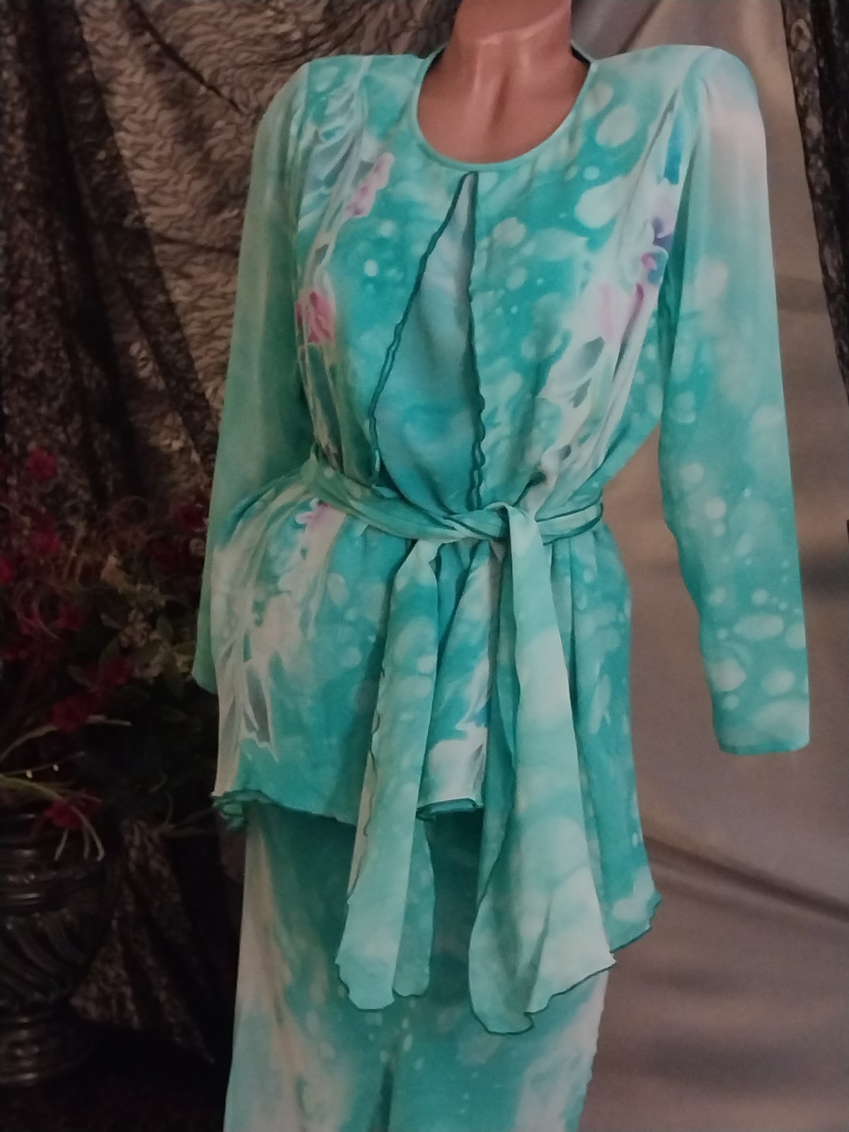 VTG SILK YOLANDA LORENTE HAND PAINTED FLORAL seafoam LAYERS SKIRT BLOUSE L 44