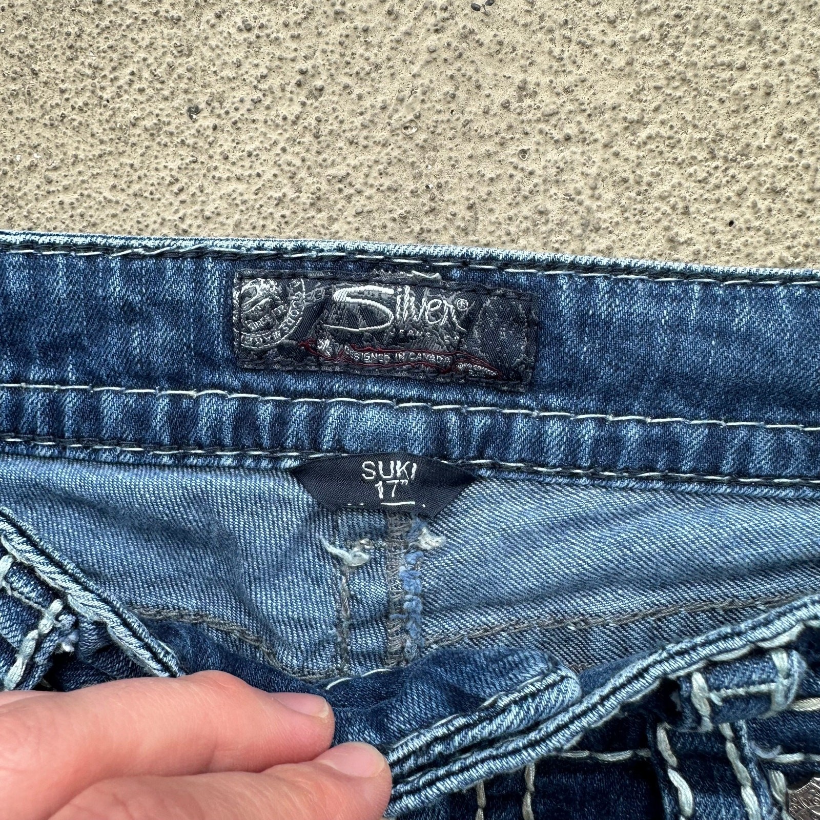 Y2K Silver Suki Jeans size 30×32