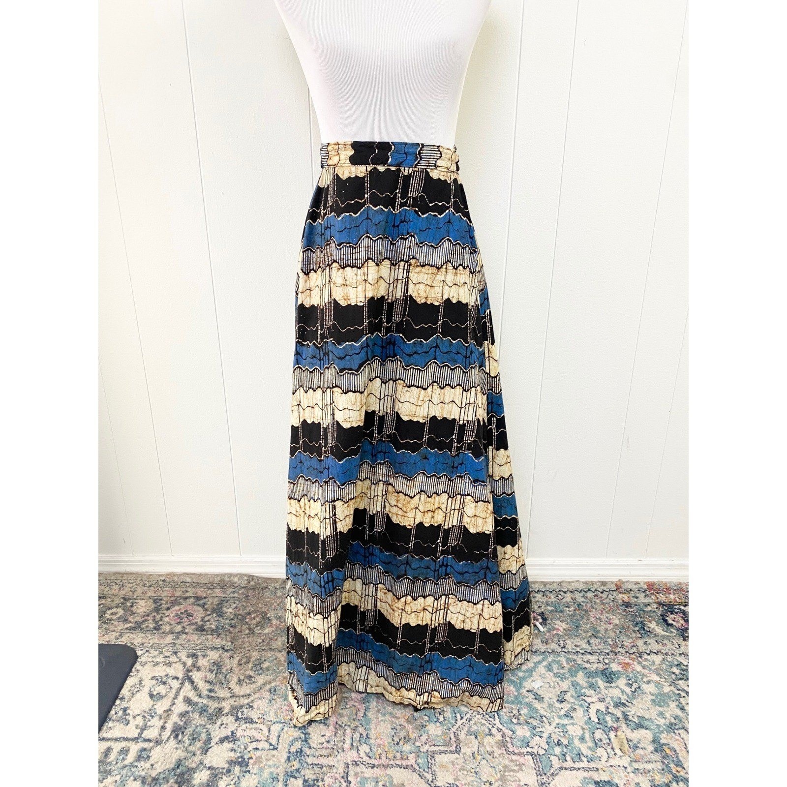 VTG Hand Printed Batik Wrap Maxi Skirt Sz XS-S Cotton Blue Black Tan Malaysia