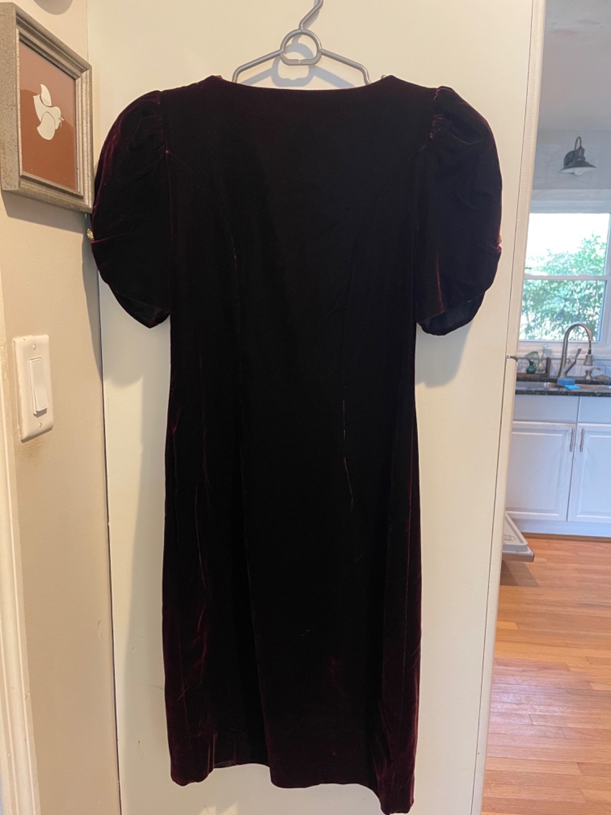 READ CACHET BARI PROTAS Burgundy Velvet Rhinestone Button Cocktail Dress 7/8
