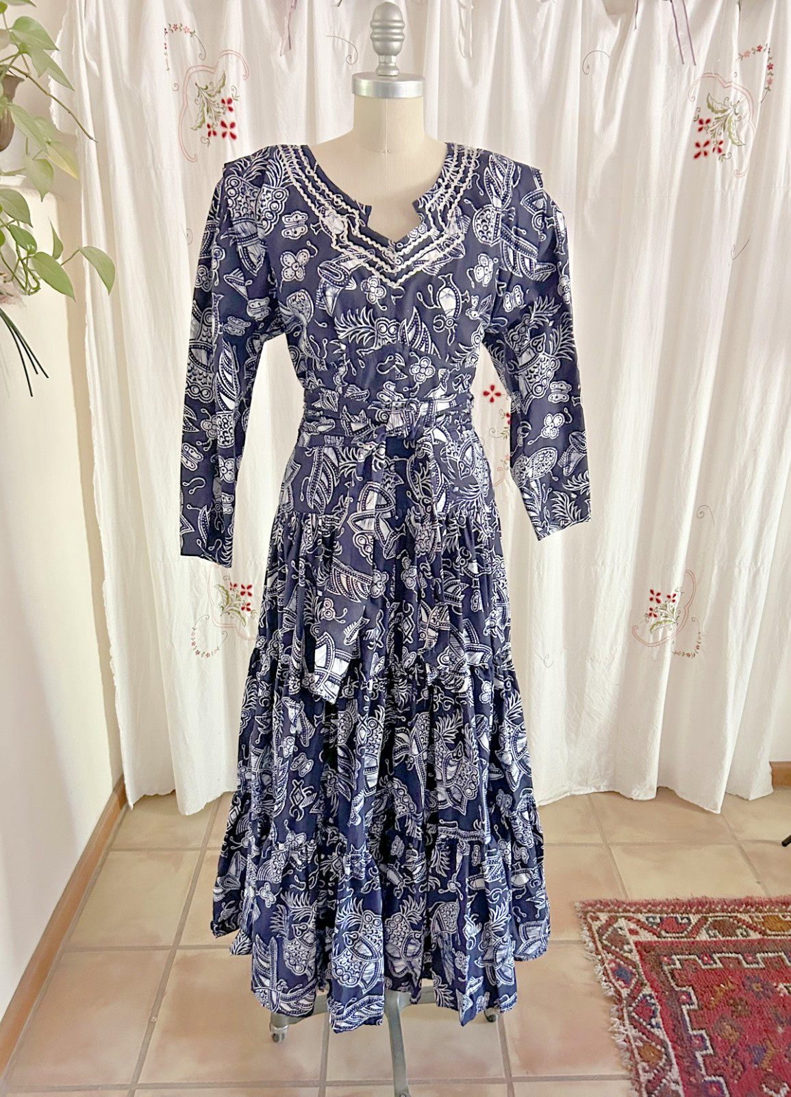 Vtg 80s Karen Alexander Blue/White Batik Maxi Dress 4/6 Wide Sweep Fiesta Tribal