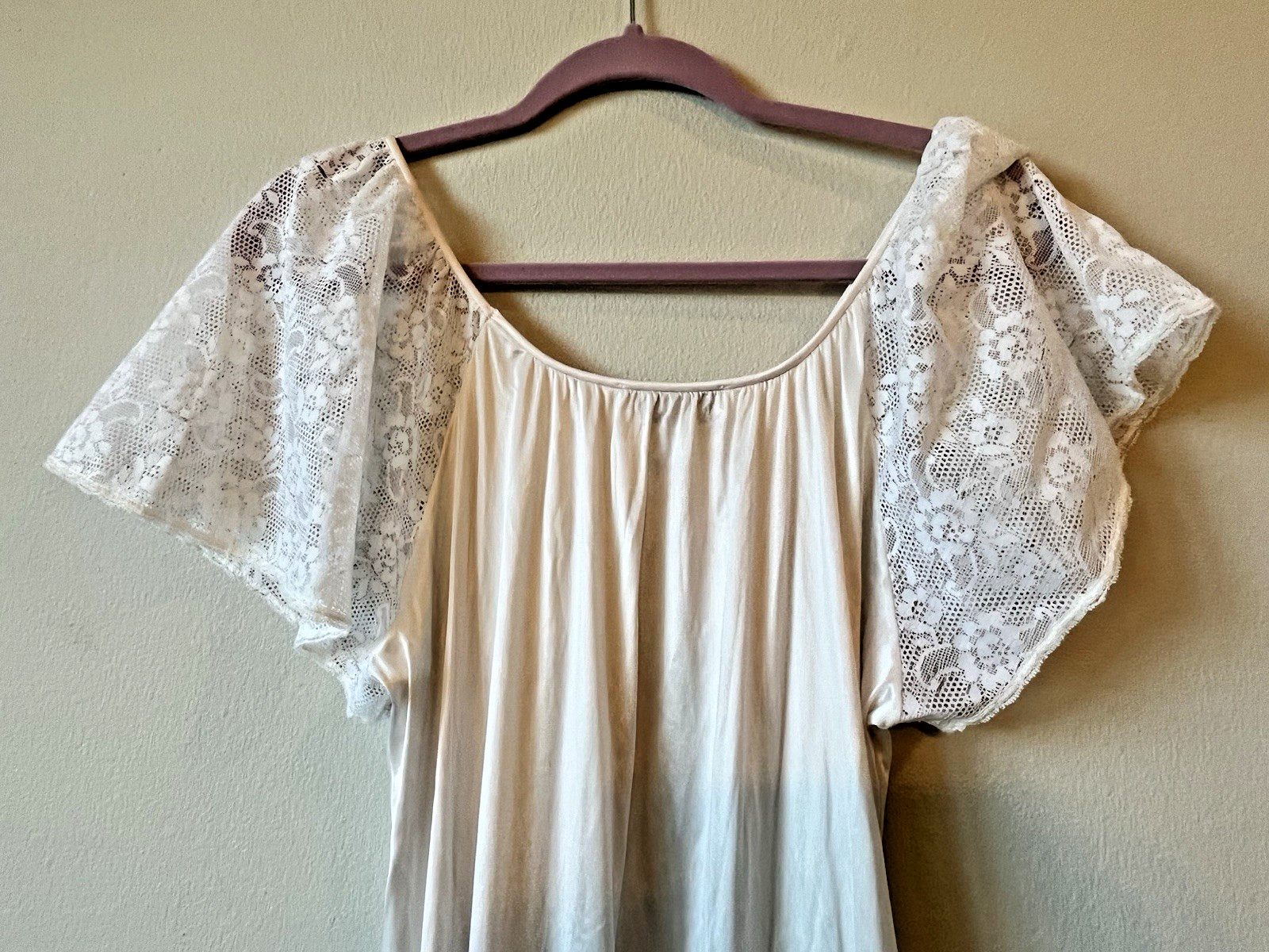 Vintage Val Mode Ivory Full-length Nightgown Lingerie with Puffy Lace Sleeves