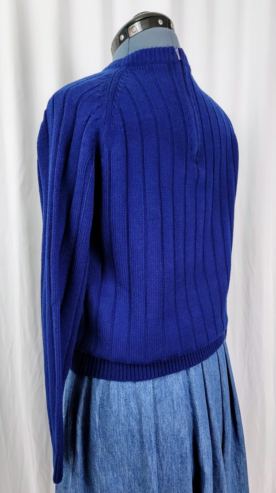 Vtg Cable Knit Crew Neck w Raglan Sleeves in Navy Blue w Zipper Neck Size M?