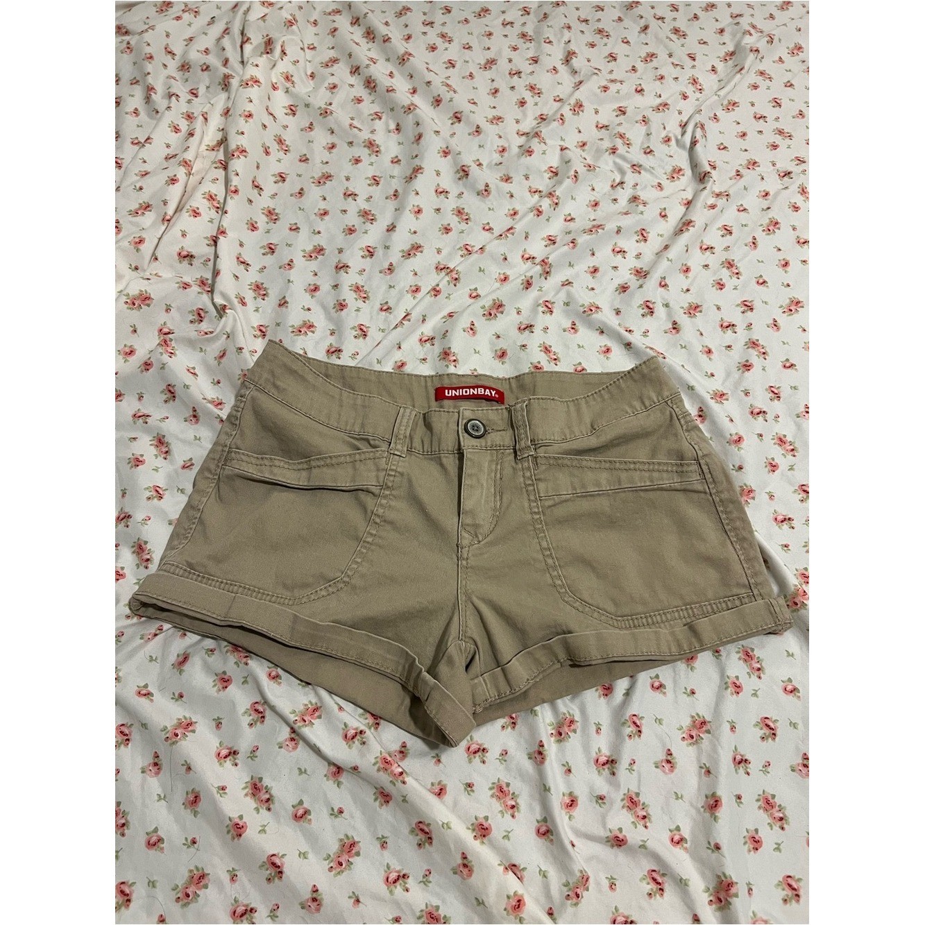 vintage union bay low rise khaki shorts with butt pockets