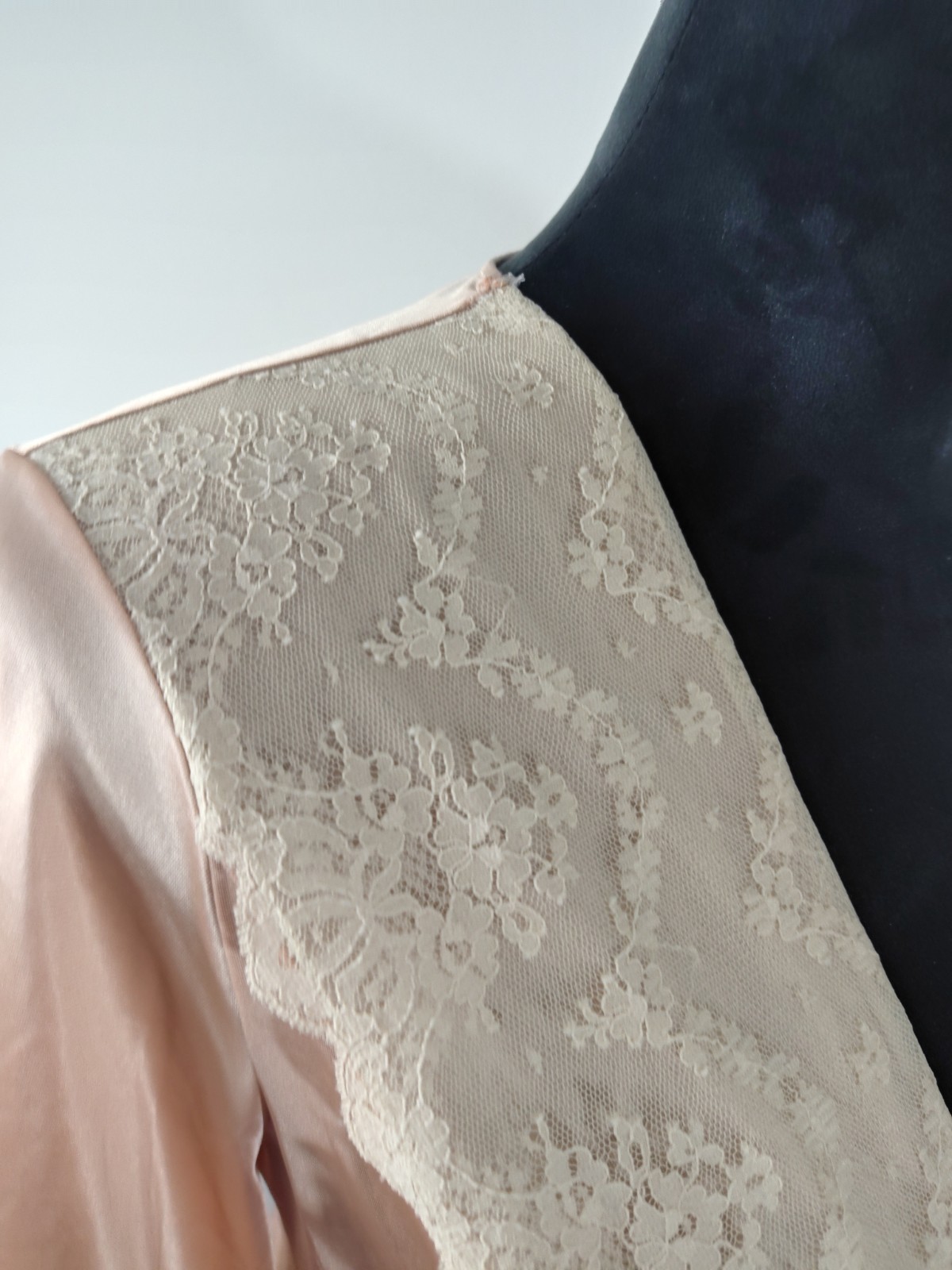 VTG 70s Shadowline Peignoir Robe Small Pink Lace Pearl Button Coquette Made USA