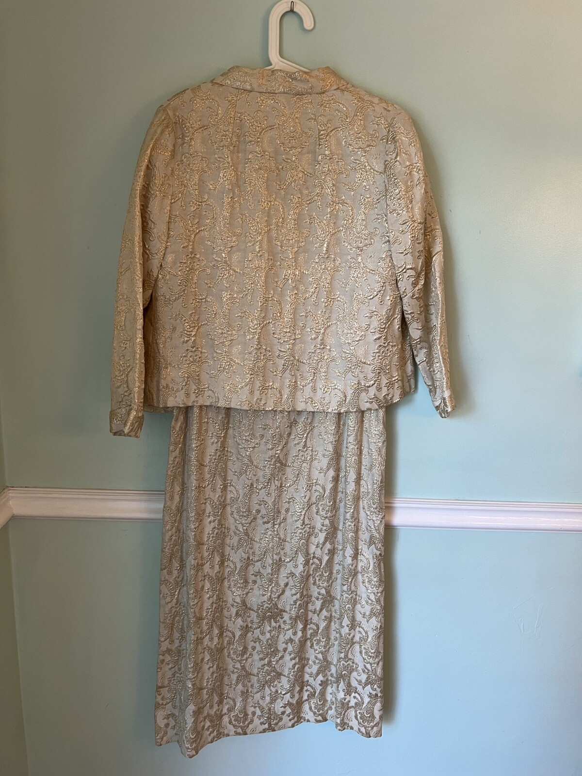VTG. 1950&rsquo;s Gold CUSTOM MADE – Brocade shift Dress And Jacket Medium
