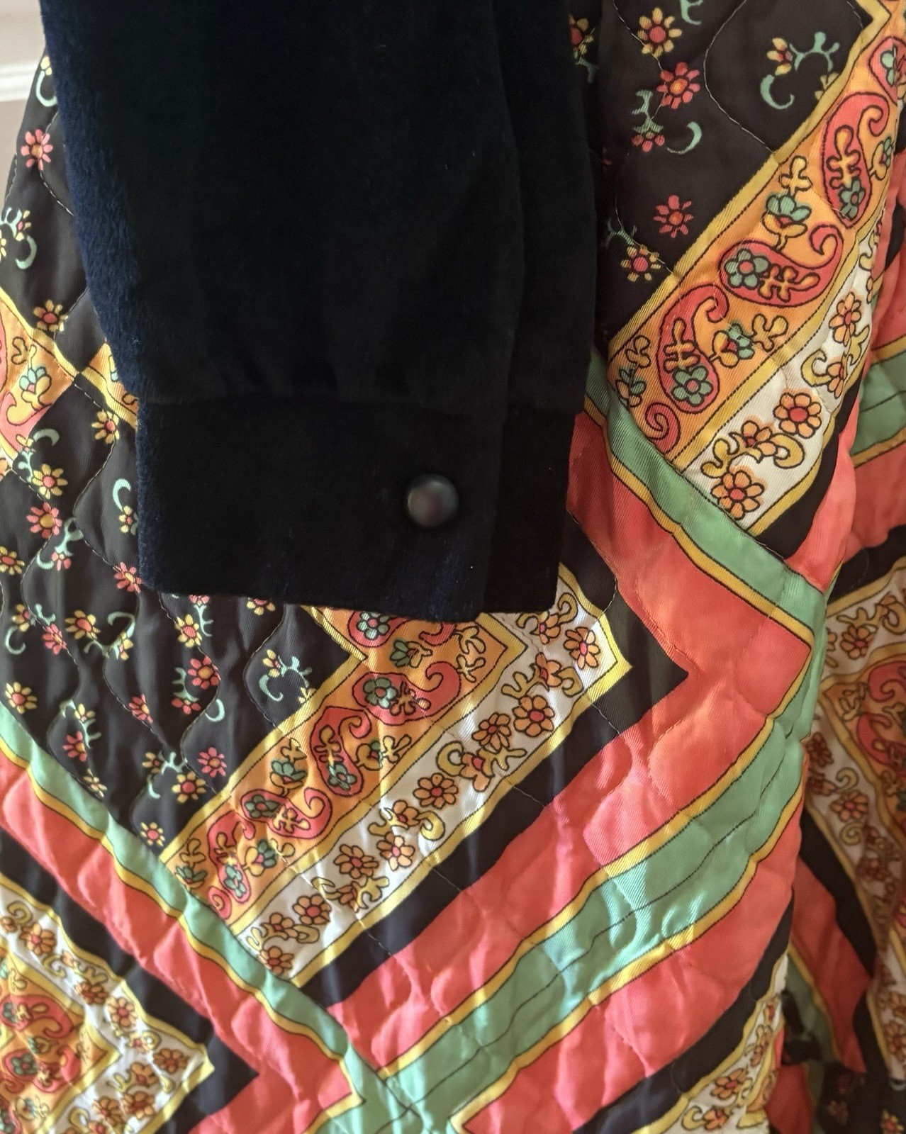 Vintage 70s Evelyn Pearson Quilted Hostess House Maxi Dress Velour S 36” Bust