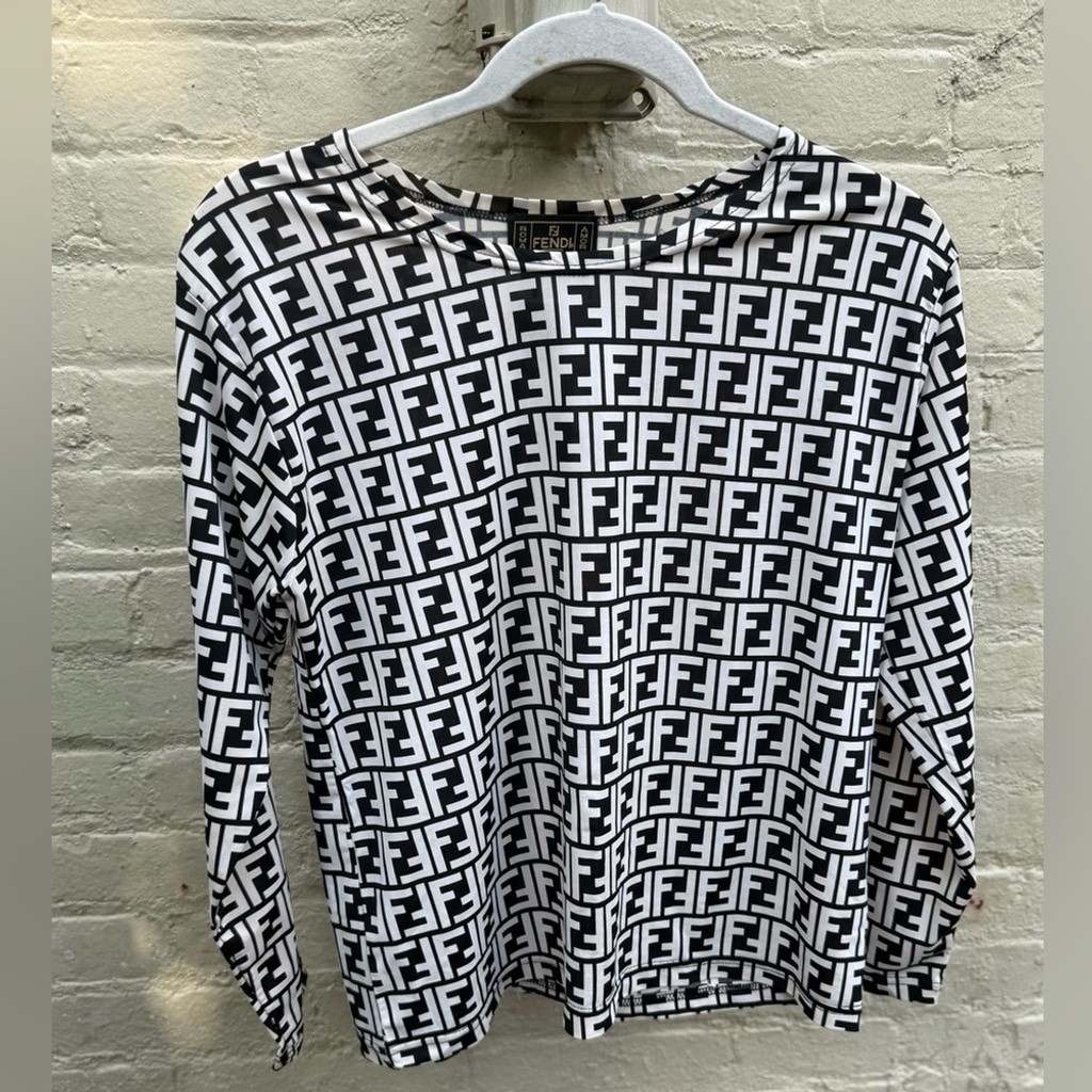 STUNNING authentic vintage Fendi Black and White Graphic Long Sleeve Tee EUC