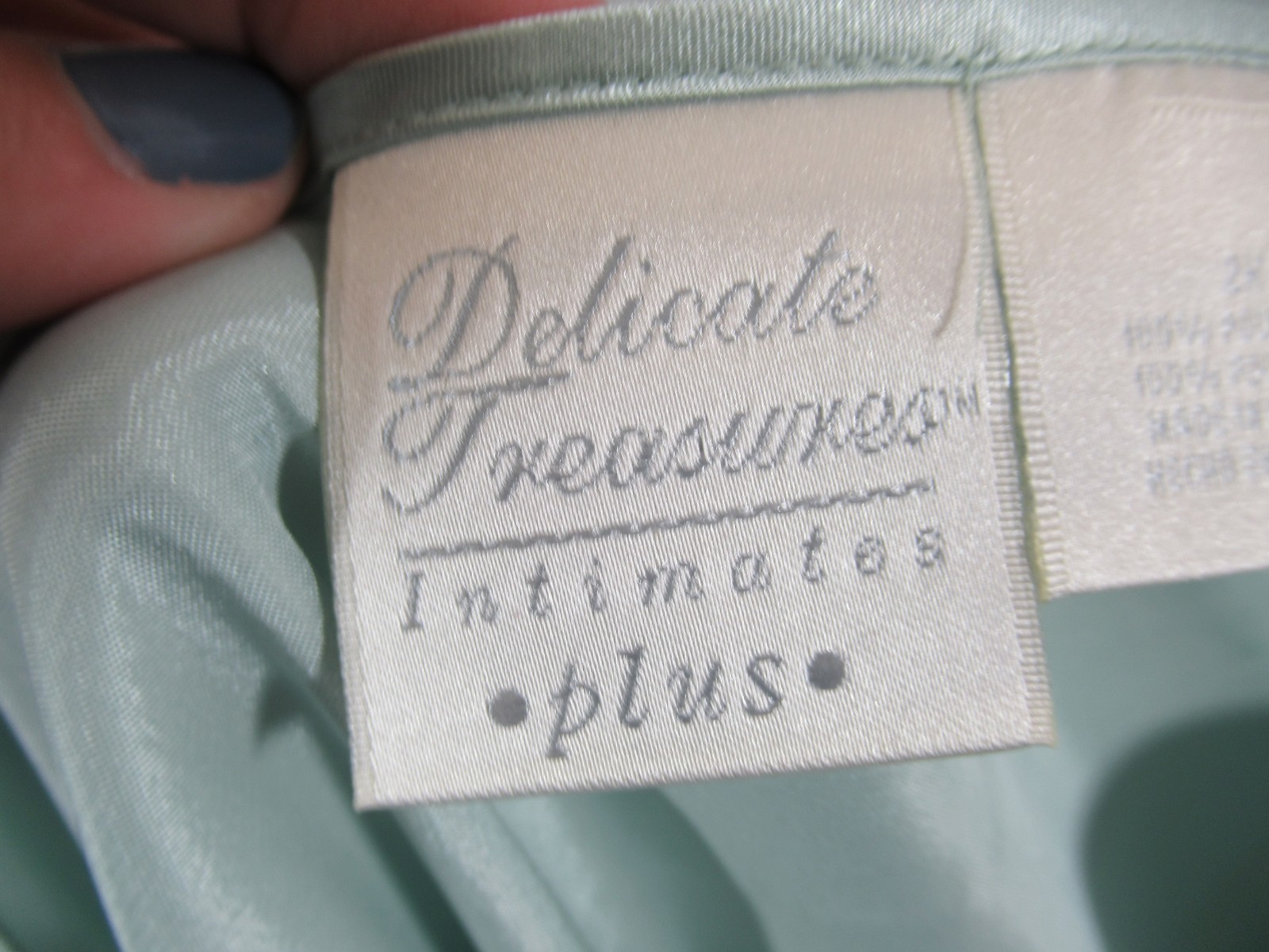 Vtg Delicate Treasures Shiny Satin Nightgown Plus Size 2X Sleeveless Feminine