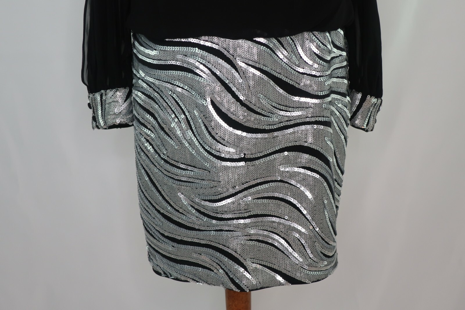 Cache Black Silver Sequin Evening Party Cocktail Dress Sheer Open Sleeve Size 10