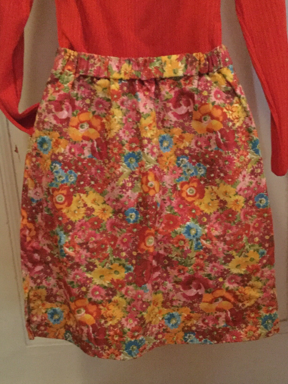 1970s Handmade Floral Spring Mod Indie Elastic Canvas Red Yellow Green Pink M