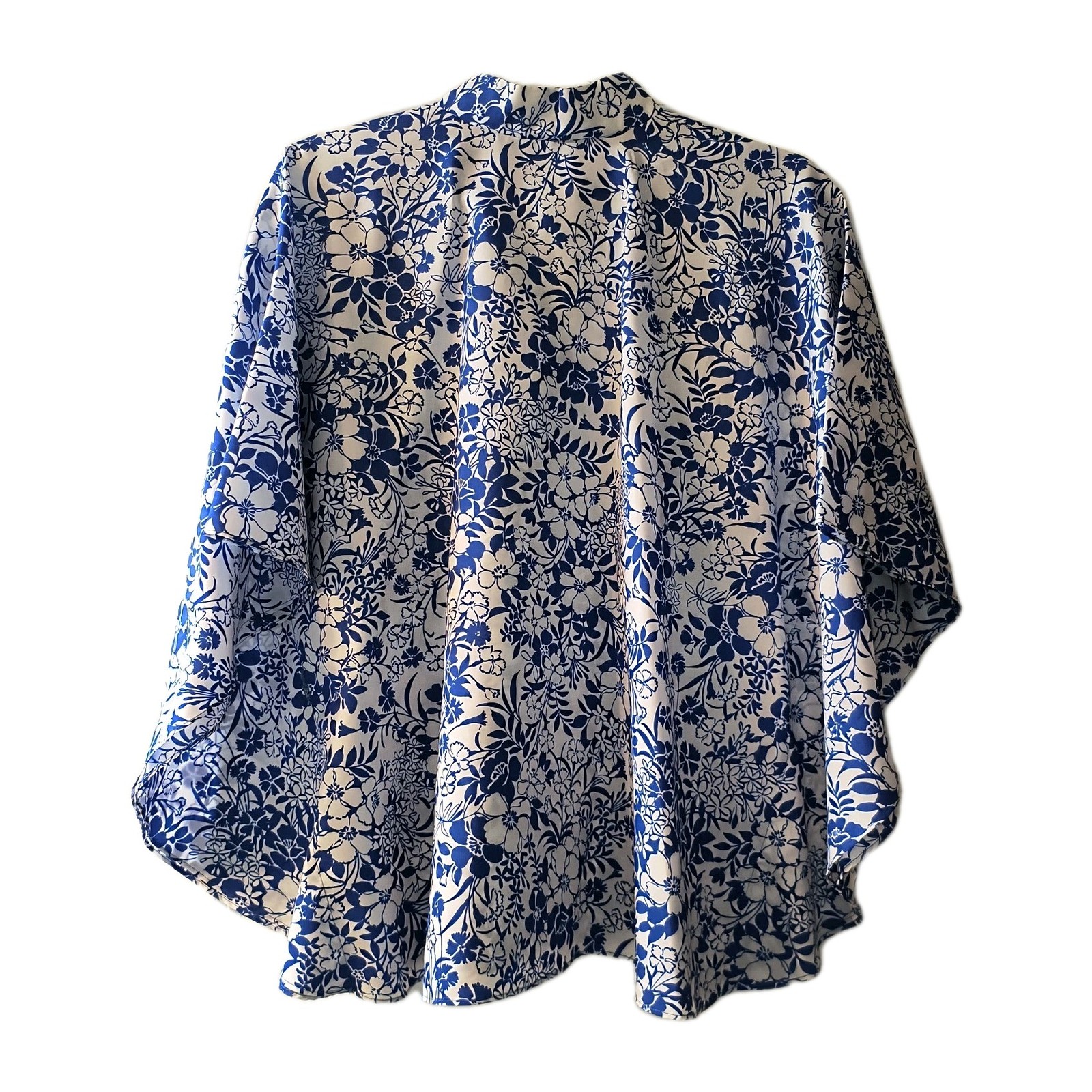 Authentic Vintage Honolulu Hawaii Top Chinoiserie Blue White Frog Closure