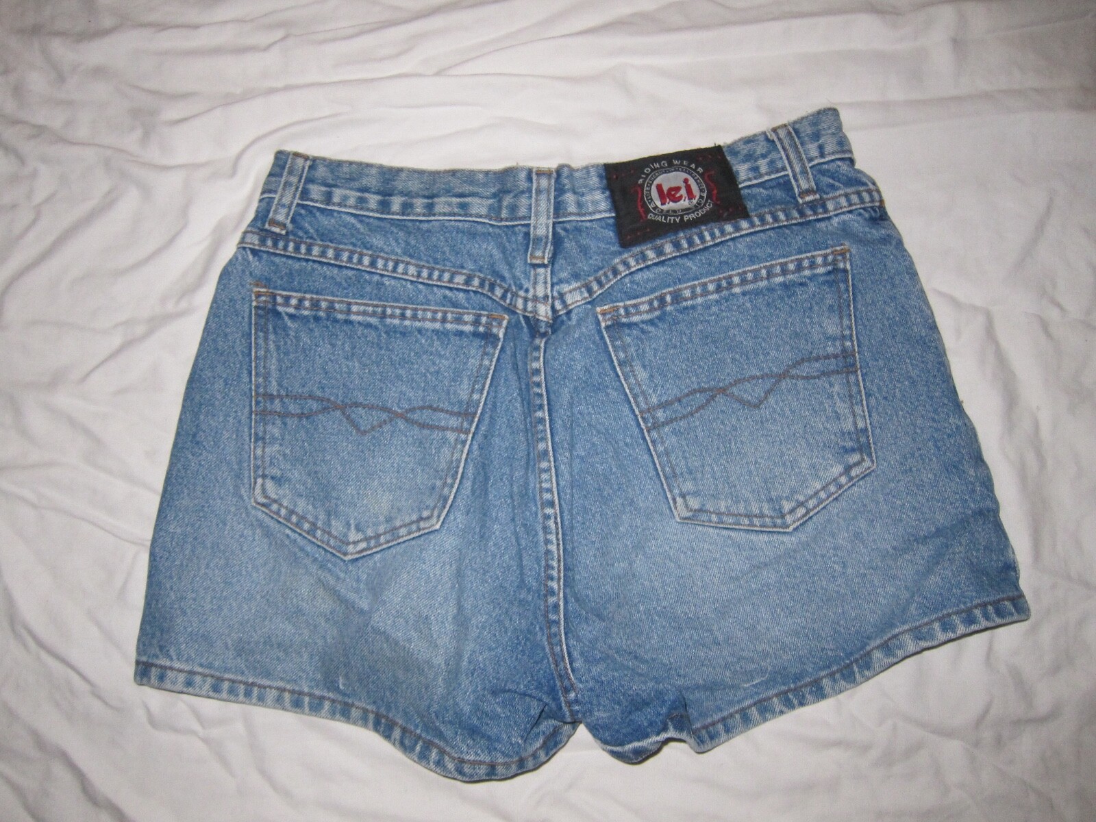 1990&rsquo;S VINTAGE blue denim LEI WOMEN&rsquo;S SHORTS SIZE 13 MADE IN THE U.S.A