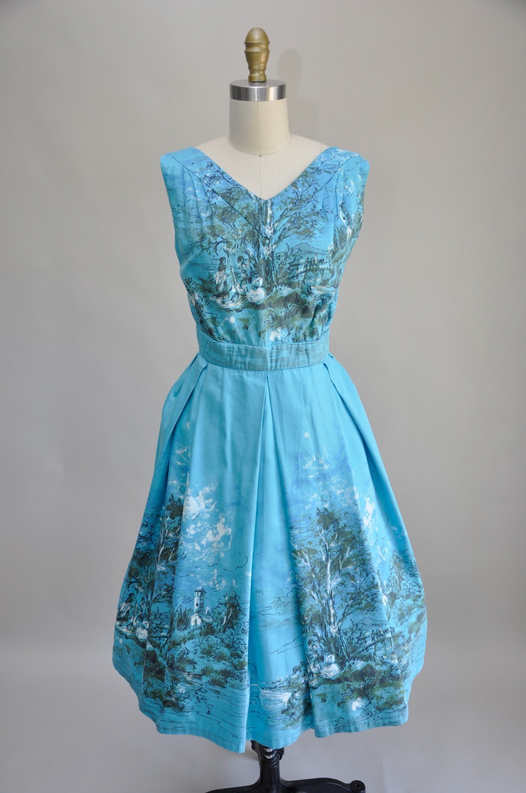 Vintage 1950s Blue Cotton Novelty Print Sleeveless Sundress Dress V Neck S/M