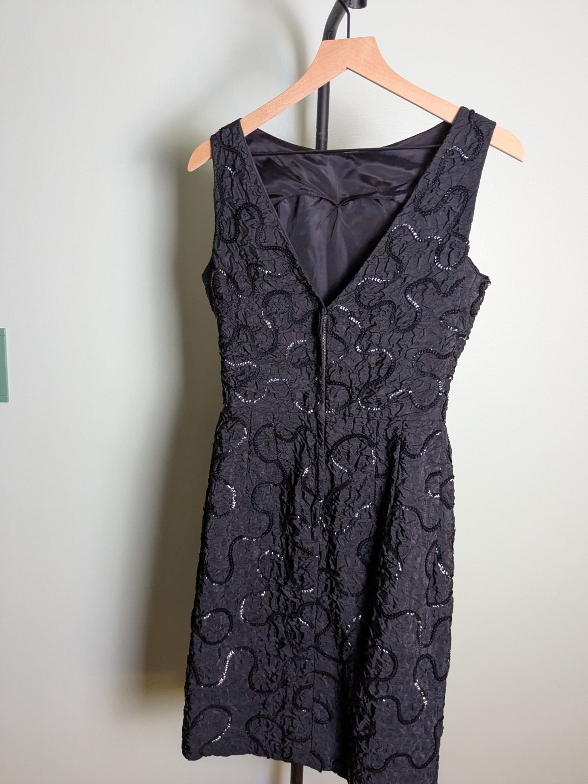 Sequin Squiggly Design True Vintage Black Pencil Wiggle Dress