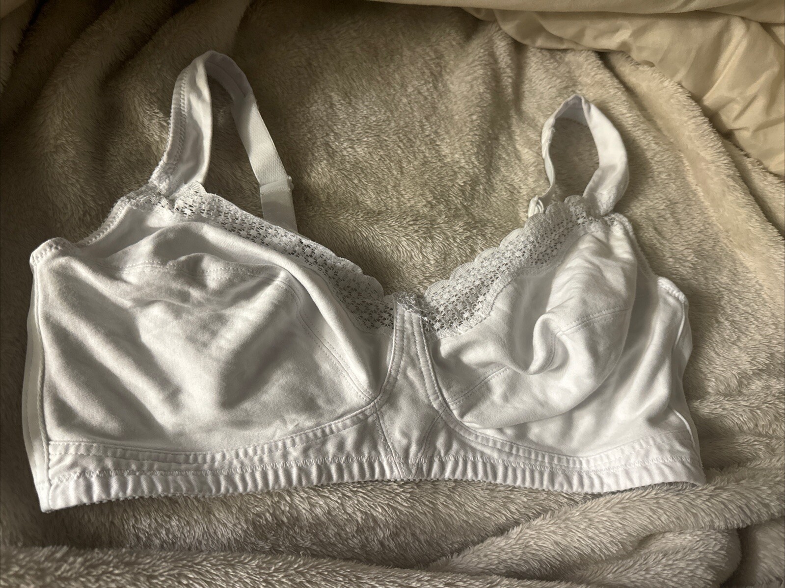Vintage Exquisite Form Circle Bra 40DD White Lace Wireless Wire Free