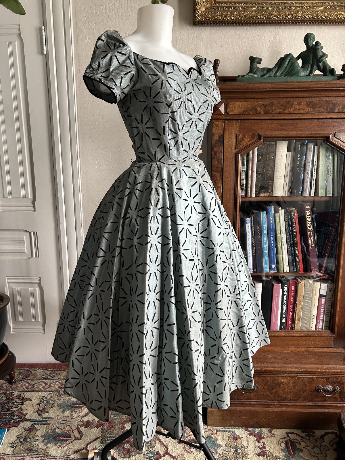 Vintage 1950s Blue Formal Tea Dress Shiny Print Sweetheart Full Skirt Flare XS S