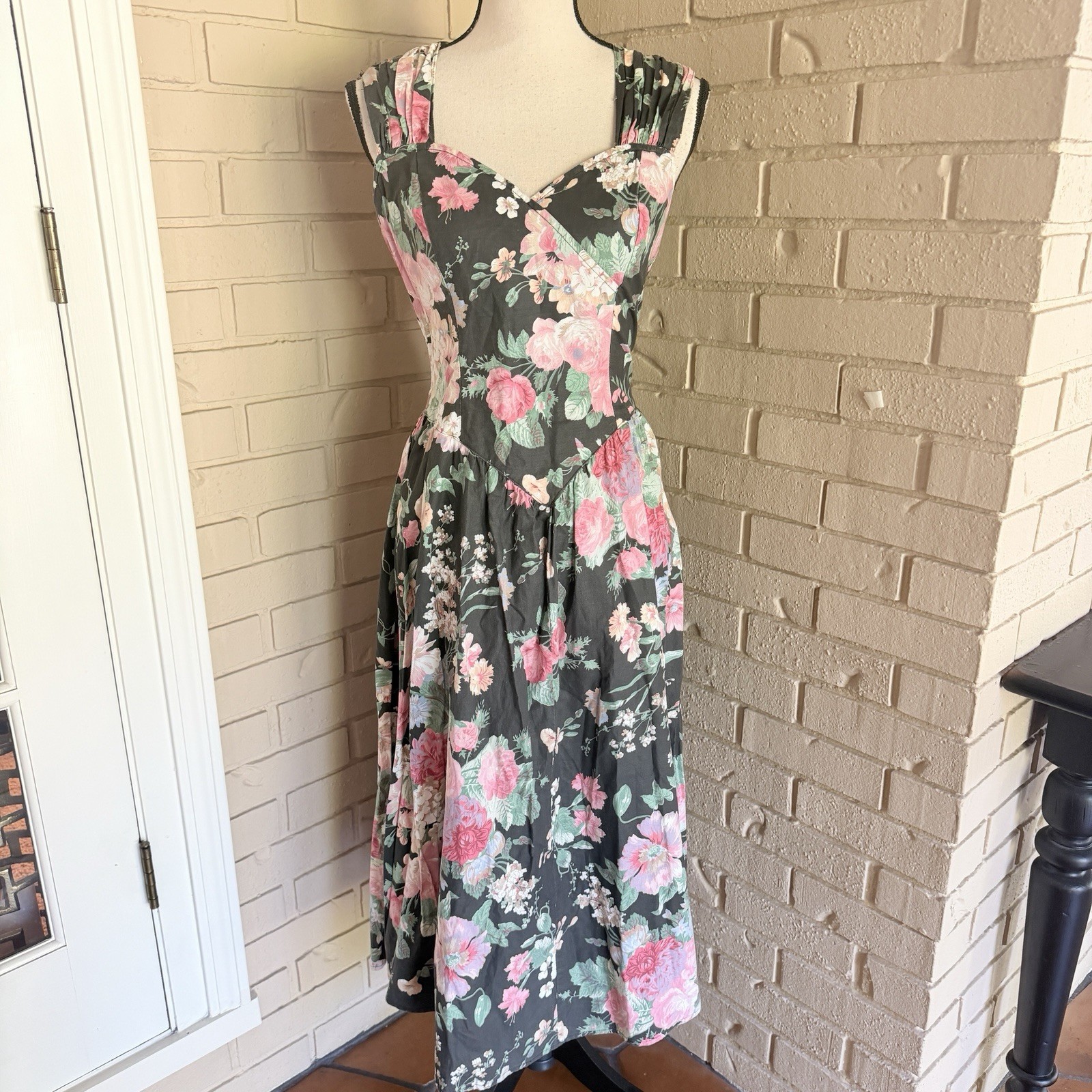VTG 80s Floral Midi Dress Basque Waist Dark Cottagecore Romantic Modest Tradwife