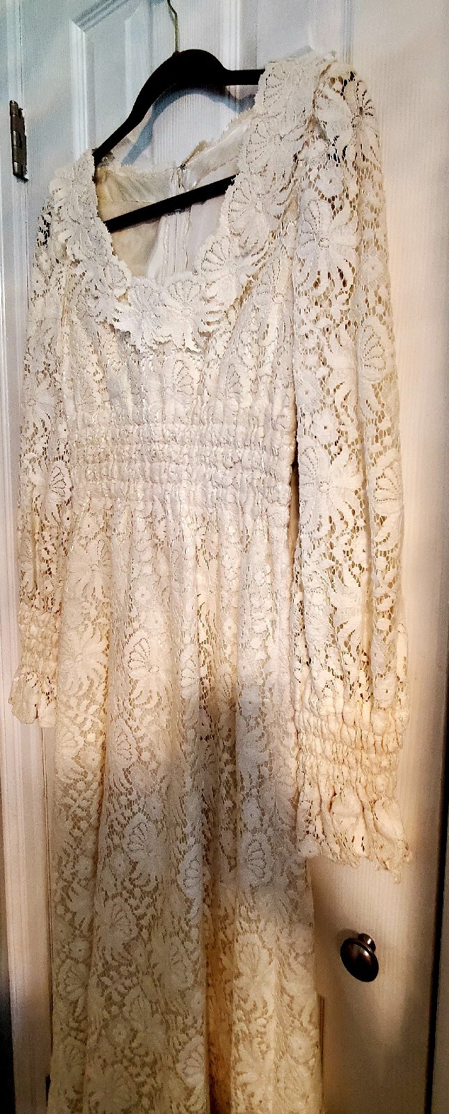 Vintage Ivory Cream Romantic Lace Elastic Waist Cuffs Custom Made Wedding Dress