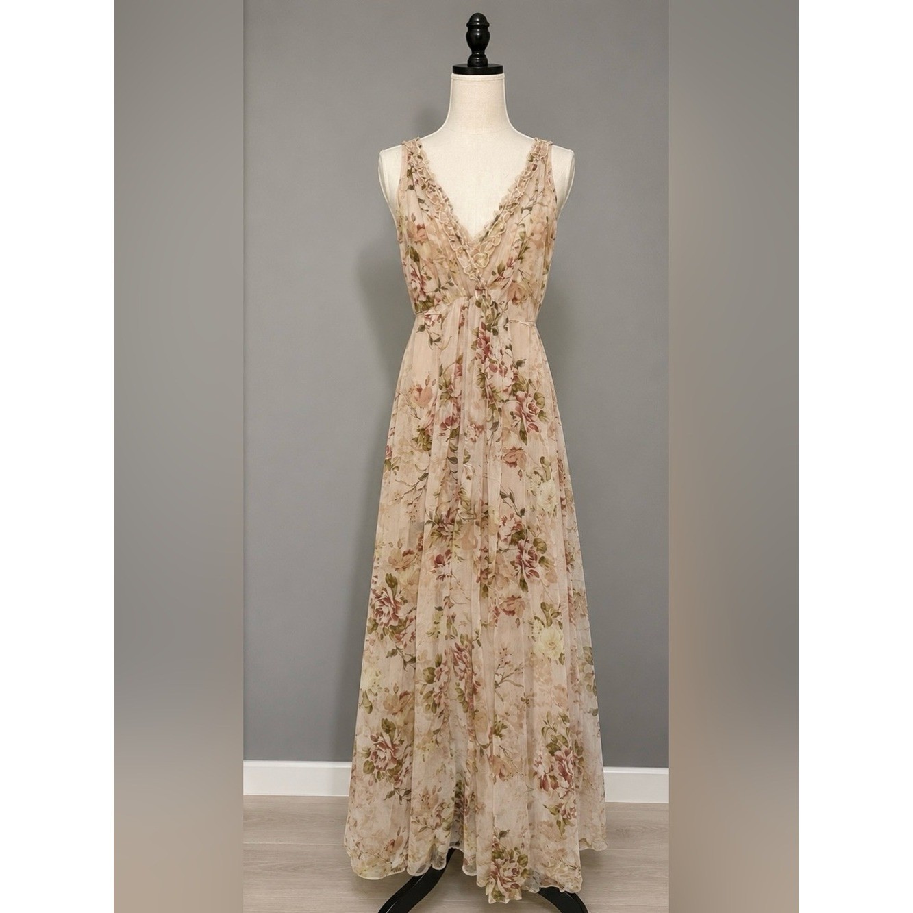 NWT Aakaa Cream Vintage Rose Floral Ruffle V-Neck Maxi Dress Small