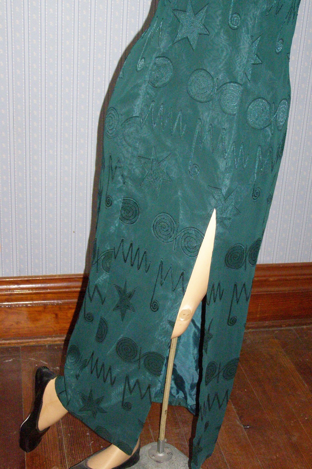 Vintage 90&rsquo;s forest green EMBOSSED SHAPES evening dress M L TRIBAL art deco