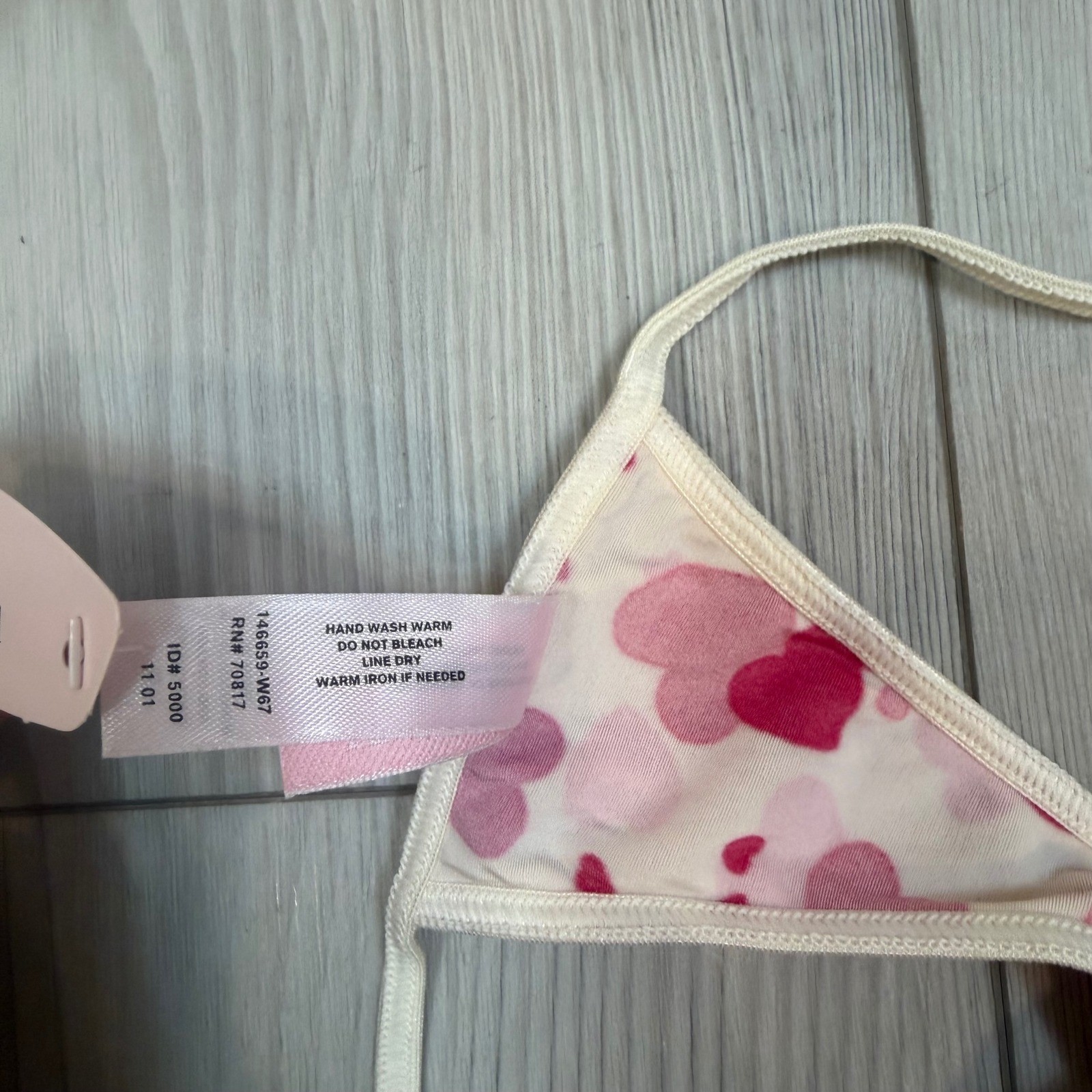 Vintage Victoria&rsquo;s Secret Heart Print V-String Thong 2001 Y2K Pink Red NWT Small